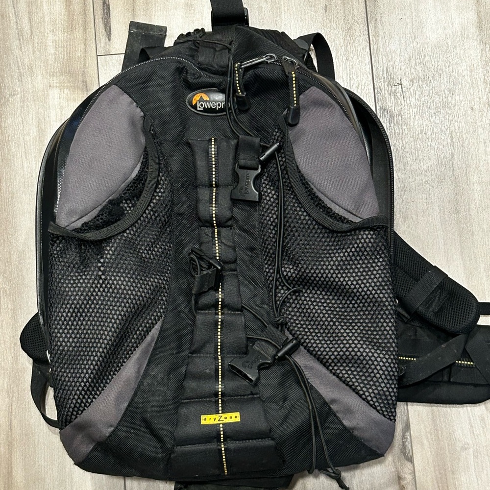LowePro DryZone DZ-200 Waterproof Large Camera Backpack
